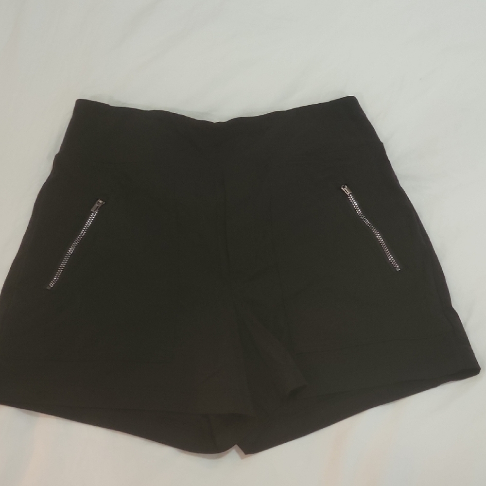 Athleta Trekkie shorts